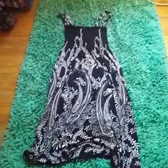 Black and white cover up - Picture 2 of 3